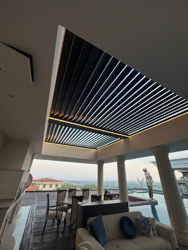 Lamelleri açık bioclimatic pergole ve teras